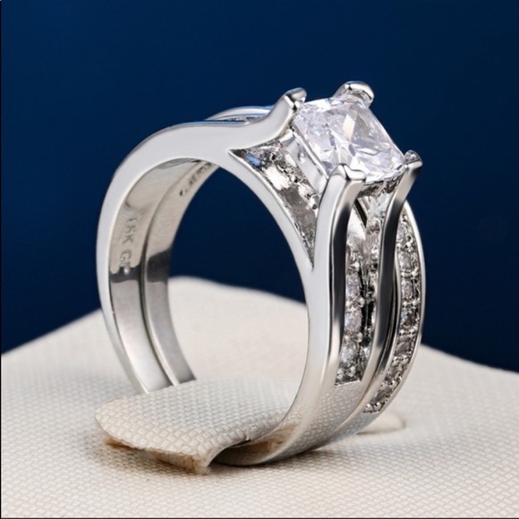 NEW 925 STERLING SILVER ENGAGEMENT DIAMOND SET RING, CUTE RING, SHINY RING. - Picture 5 of 6